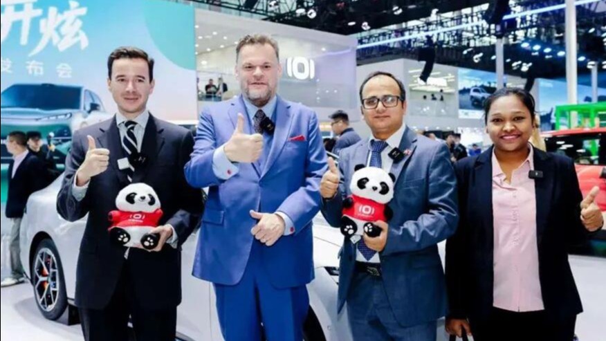 外交官组团点赞长安启源A06，向世界推荐“中国新能源家轿”