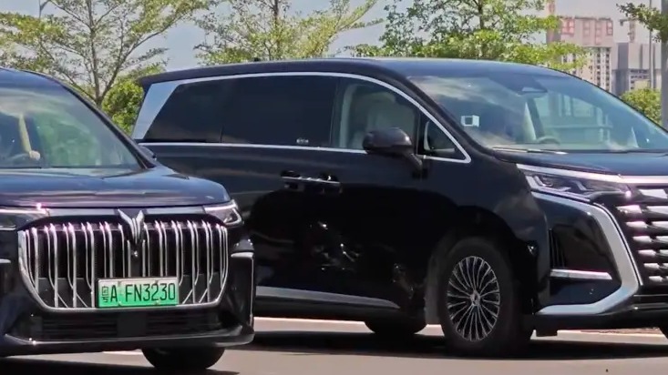 都是高端货！自主混动MPV谁称王？