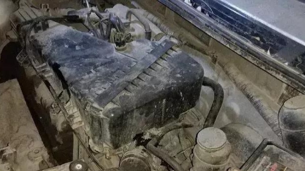 水箱总会咕噜噜冒泡，发动机拆开维修找到原因