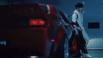 大明星和车的故事：蔡徐坤