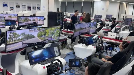 萝卜快跑动了谁的奶酪？