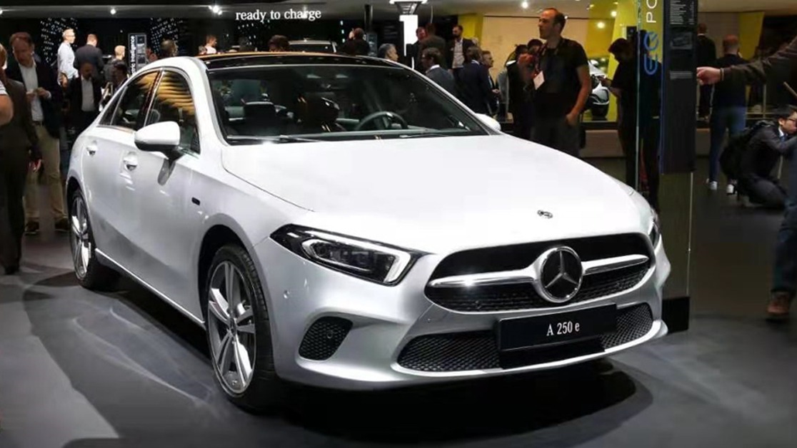 奔驰A级、B级PHEV版正式亮相 纯电续航超70公里