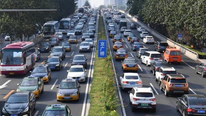 国务院：鼓励地方优化机动车限购管理