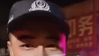 实拍|戏精附体！醉驾男子现场表演“肠炎犯了”~