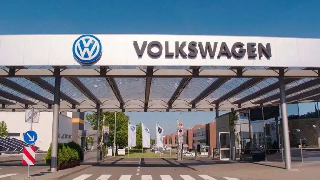 蔚来吹响新势力反攻号角，传统车企正在放弃“灵魂论”