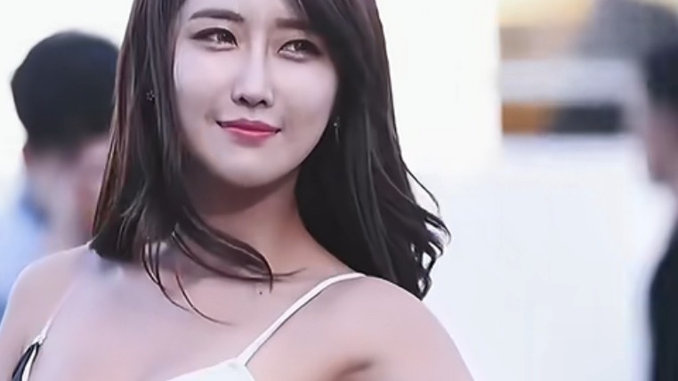 颜值美女车模小姐姐