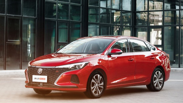 “破局者”再进化 长安逸动PLUS上市7.29万起售