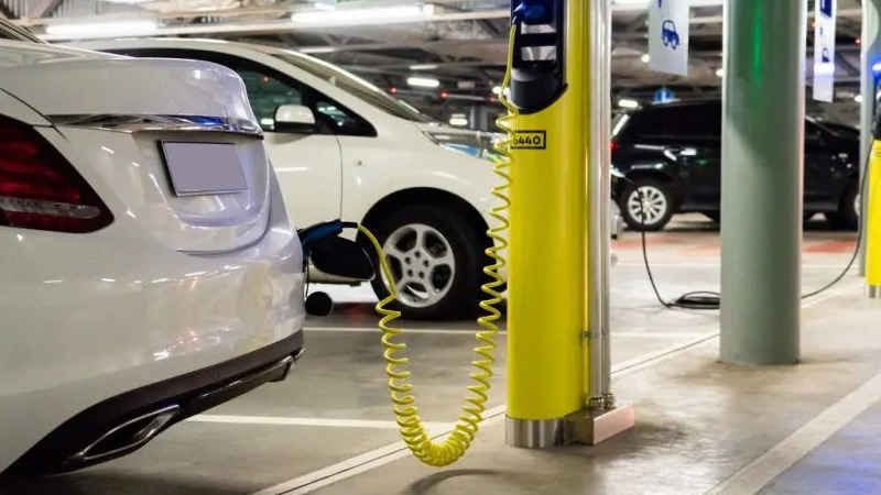 “两桶油”联手上汽、宁德，下场搞换电