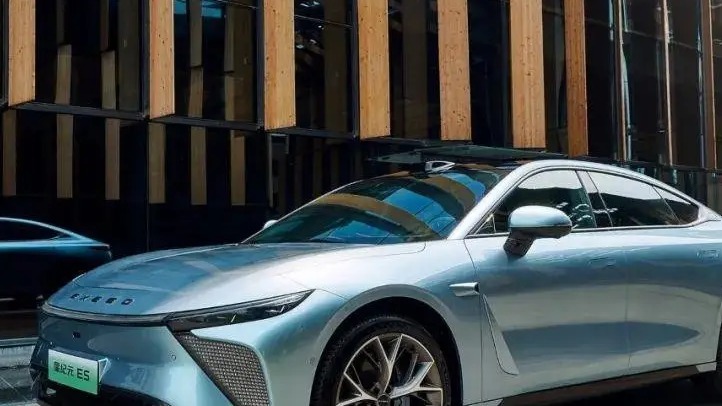 都是奇瑞打造，智界S7与星纪元ES，到底该怎么选？