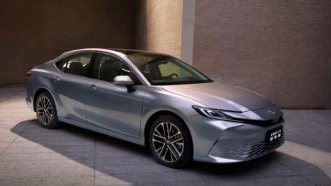 第九代凯美瑞VS日产天籁：考虑入门级车型，选谁更合适？