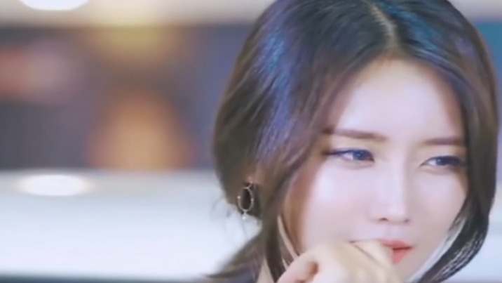 韩国顶级车模很皮很可爱