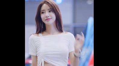 美女车模林率雅