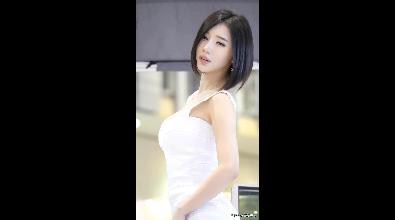 美艳动人，韩国车模超清写真