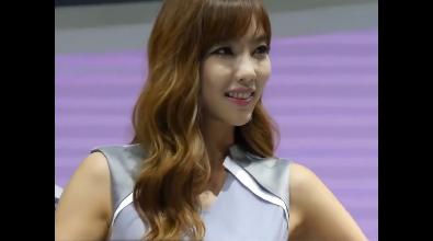 实拍韩国车模，高挑个头魔鬼身材，娇艳欲滴模样看得人脸红心跳