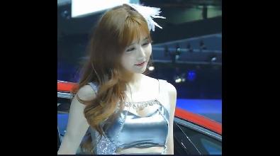 韩国美女车模，肤白貌美，甜美可爱！