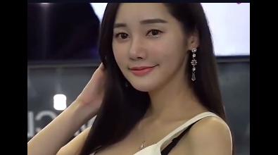 车模小姐姐楚楚动人，美艳不可方物