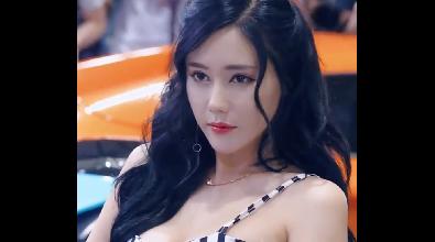 车展性感美女，网友：车模界范冰冰！