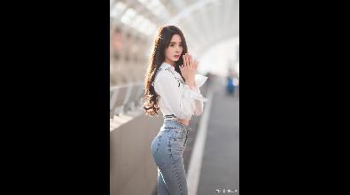 2021广州车展车模小杨幂