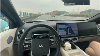 小鹏紧急避让险些导致事故，理想辅助驾驶撞雪糕筒 嘴硬还是车硬