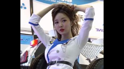 韩国时尚美女车模，清纯迷人非常可爱