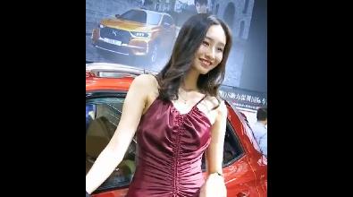 车展精品美女车模，青春唯美性感妩媚!