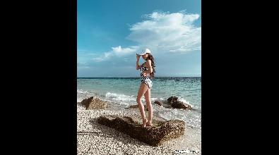 美女车模秀性感长腿，真是人间极品