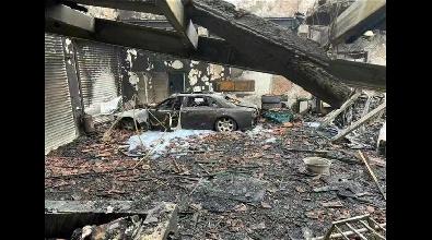 上海一汽车装潢店豪车尽毁 罪魁祸首疑因特斯拉自燃？