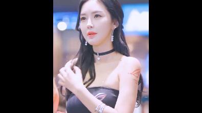 韩国最受欢迎的车模小姐姐，肤白貌美