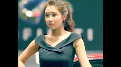 韩国时尚车模，不要轻易的嘟嘴，会被你迷倒！