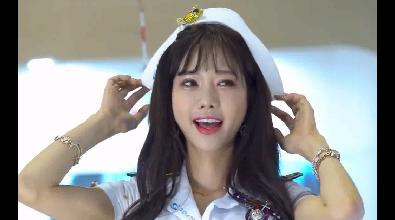 韩国知名美女车模，一张人畜无害的娃娃脸，魅力四射！