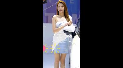 广州气质美女车模让人心动