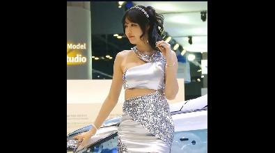 韩国美女车模洪智妍