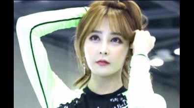 美女车模女神般的气质，无可抵抗