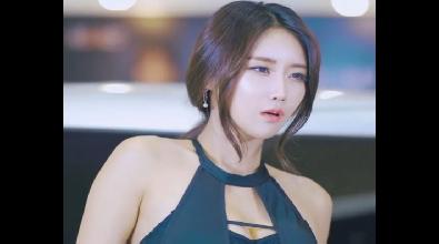 韩国顶级车模很皮 很可爱