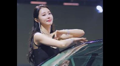 韩国性感美女车模，你怎么这么好看，怎么办