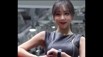 车展上看见的车模小姐姐，这身材够火辣，是心动的感觉！