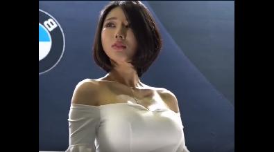 楚楚动人小姐姐，婀娜多姿面若桃花