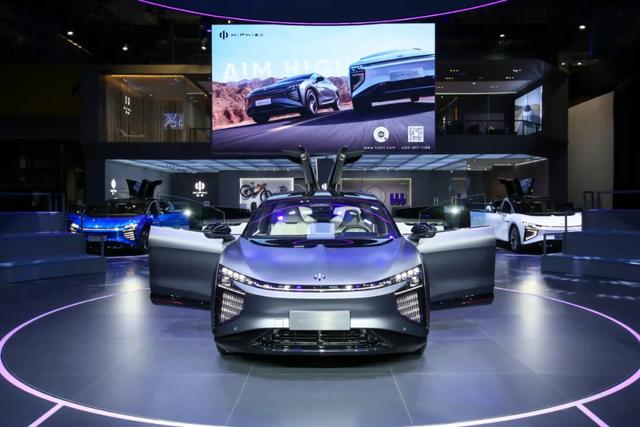 三大国产“稀有物种”亮相：敞篷车、全尺寸皮卡，还有量产超跑！