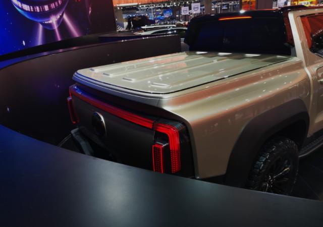 三大国产“稀有物种”亮相：敞篷车、全尺寸皮卡，还有量产超跑！