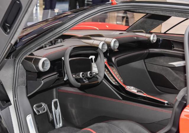 三大国产“稀有物种”亮相：敞篷车、全尺寸皮卡，还有量产超跑！