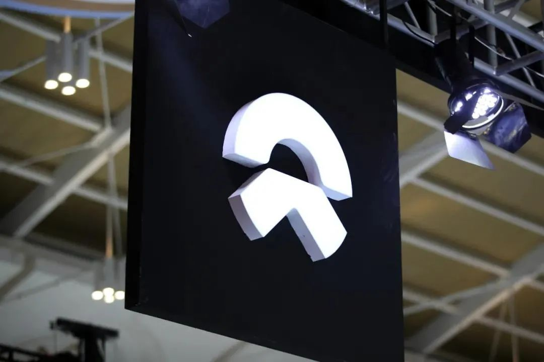 蔚来2021年营收翻倍净亏损收窄  李斌表态暂无提价想法