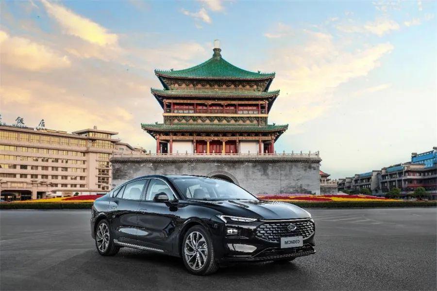 再也不怕红灯  新一代蒙迪欧等车型搭载福特车路协同解决拥堵难