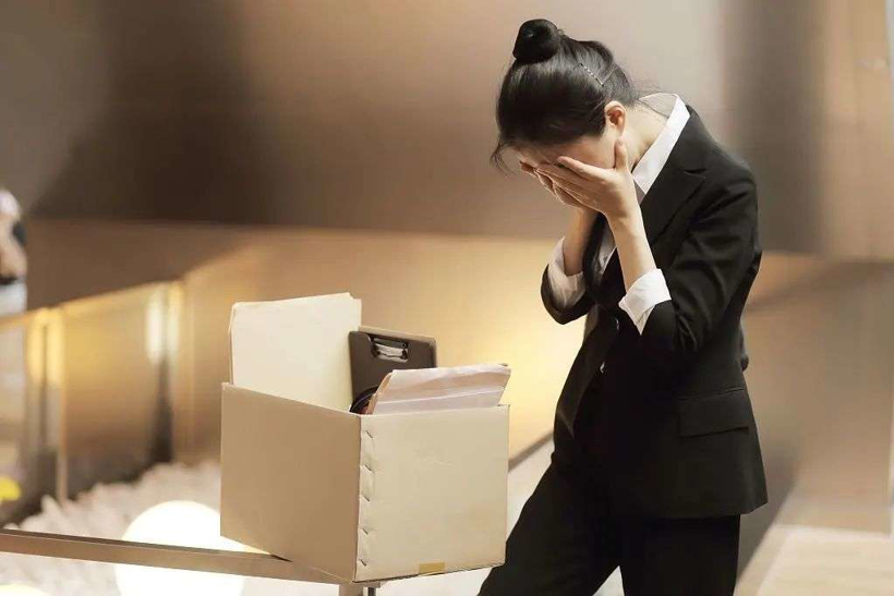 毁约的新造车， 拿钱留住年轻人