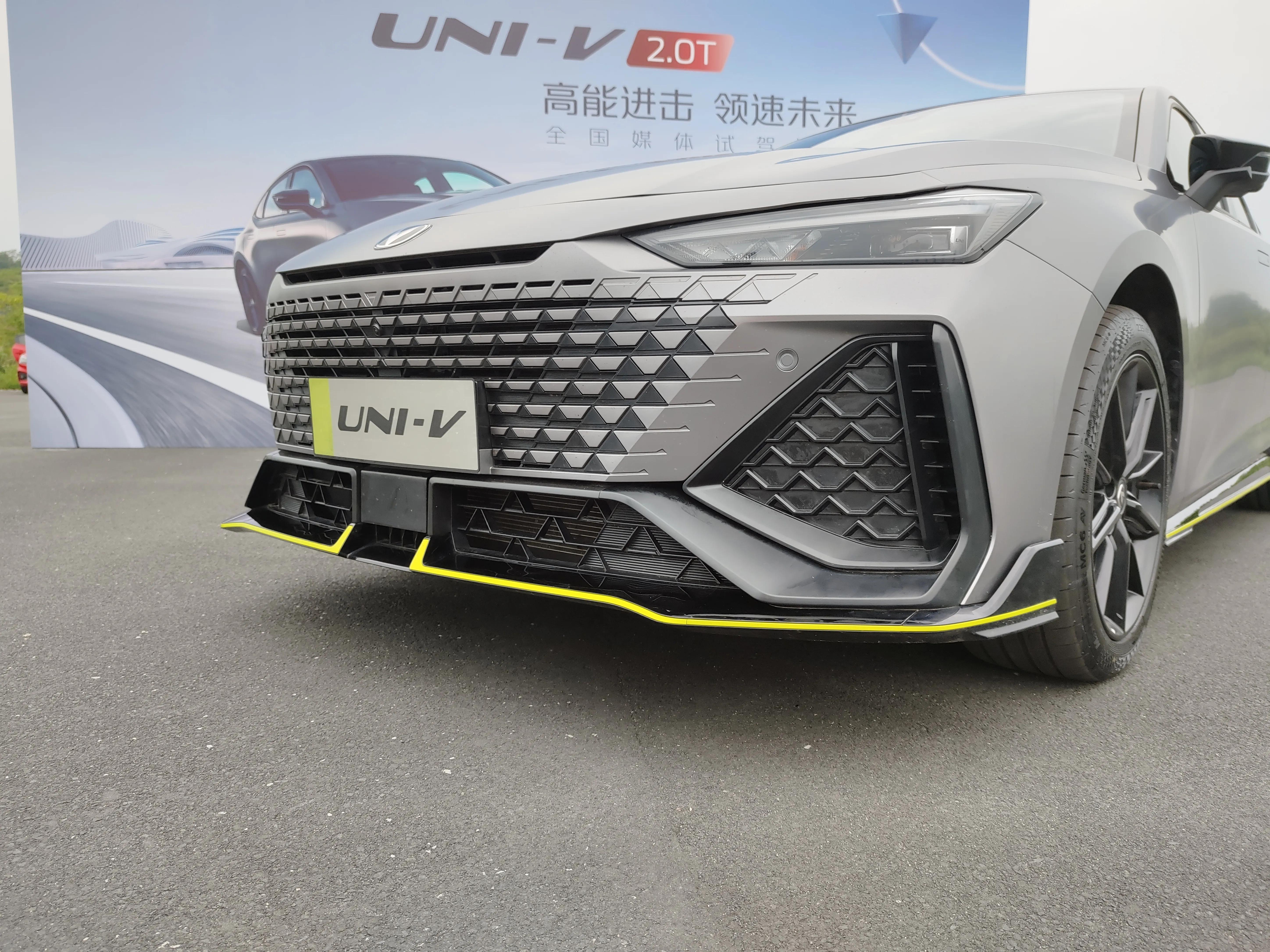 最便宜的2.0T轿车，除了吉利星瑞，还有什么可选？