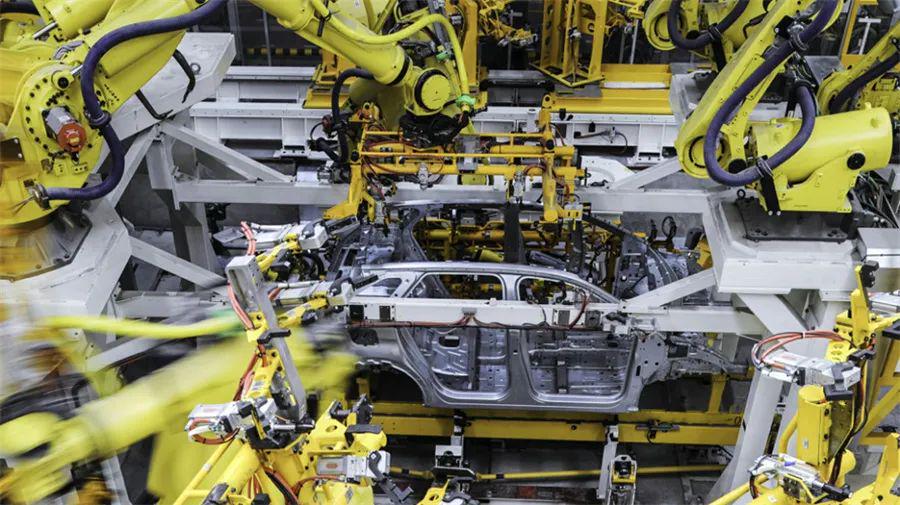 中期预告就这么刺激？哭难的汽车行业，赚翻的不在少数