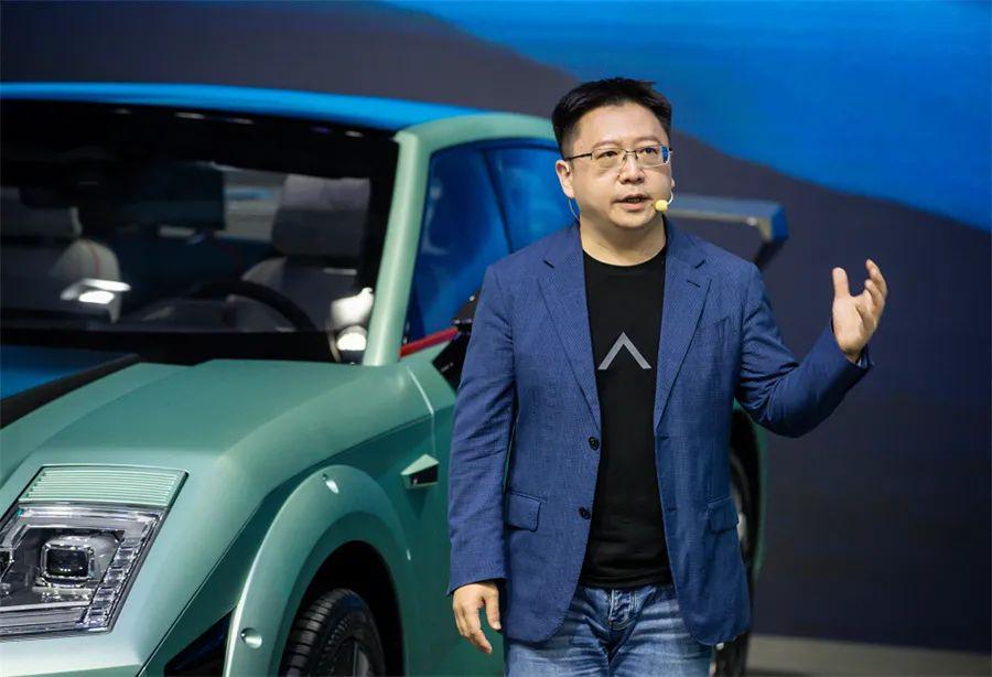 开启智能电动车机甲时代，沙龙汽车四车齐发亮相成都车展