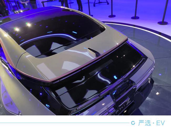 从游戏中走来 HiPhi Z与机甲龙促成机能电跑