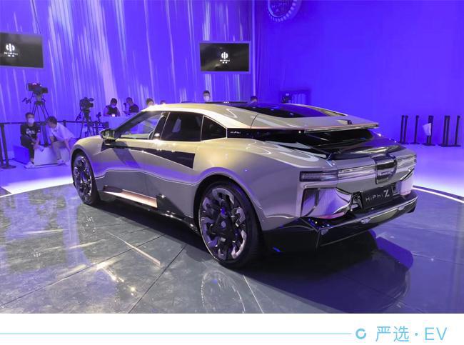 从游戏中走来 HiPhi Z与机甲龙促成机能电跑