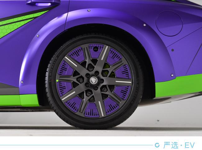 从游戏中走来 HiPhi Z与机甲龙促成机能电跑