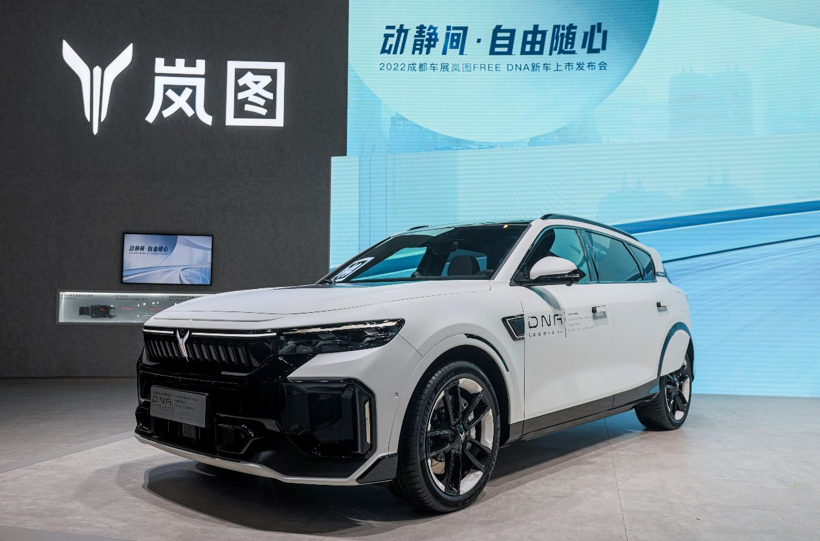 2022成都车展丨后浪厮杀高端局